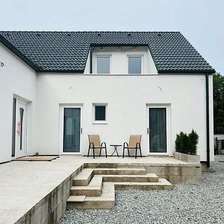 2 Moderne Apartmany 19 A 95 V Sukromi V Centre Mesta Turčianske Teplice Exteriér fotografie